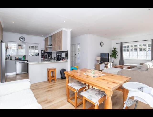 4 BEDROOM PROPERTY TO RENT IN CONSTANTIA